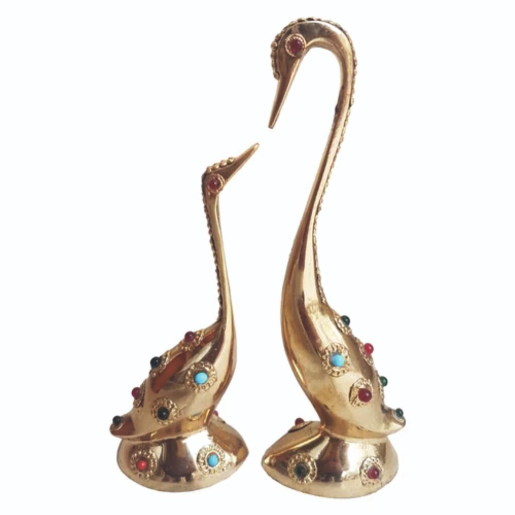 Image shows a pair of Swans made of Brass